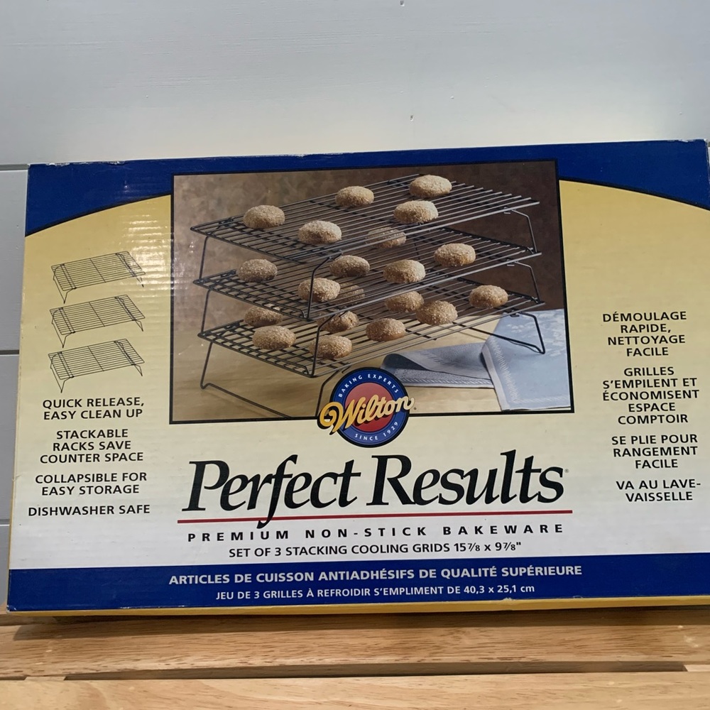 NIB, Perfect Results cooling trays. never used. stackable cooling trays.